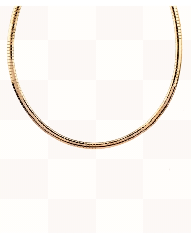 Collar chapado en oro 18 Kt de eslabones planos semirígidos con un ancho de 6 mm. Medida 38 cm + 5 cm de cadena ajustable. Será 